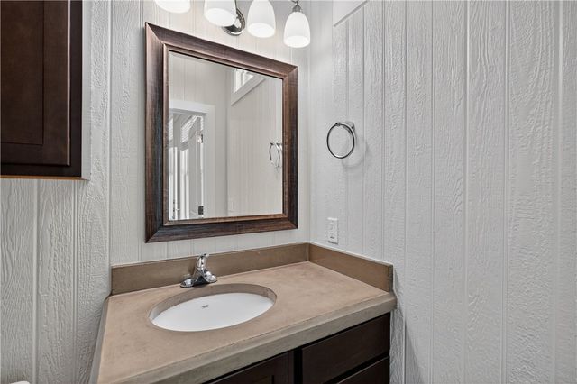 5440 Raymond Stotzer, College Station, TX 77845
