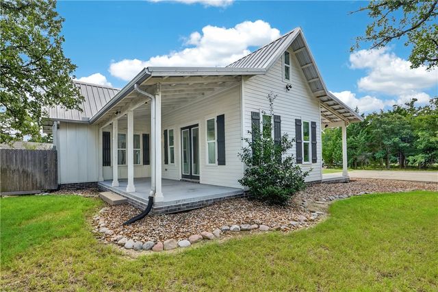 5440 Raymond Stotzer, College Station, TX 77845