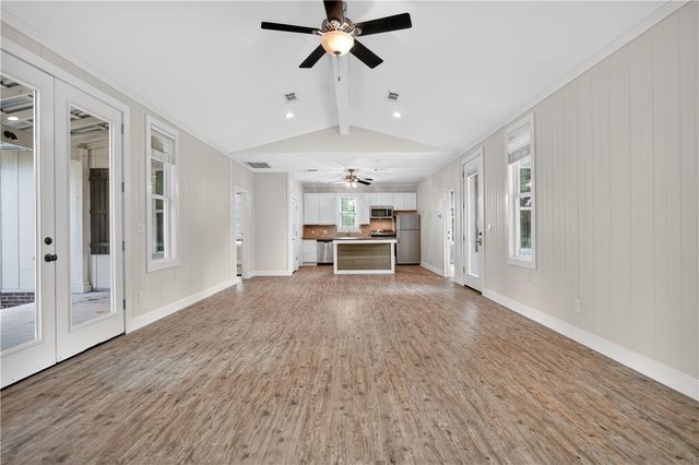 5440 Raymond Stotzer, College Station, TX 77845