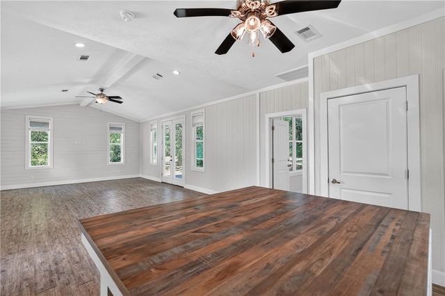 5440 Raymond Stotzer, College Station, TX 77845