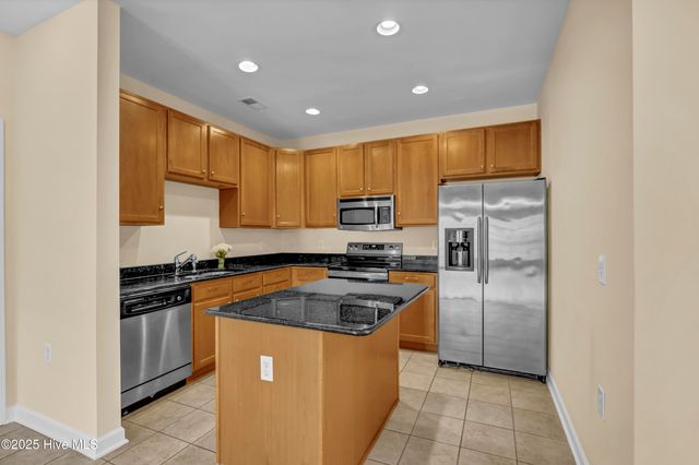 618 Condo Club Drive Unit 308, Wilmington, NC 28412