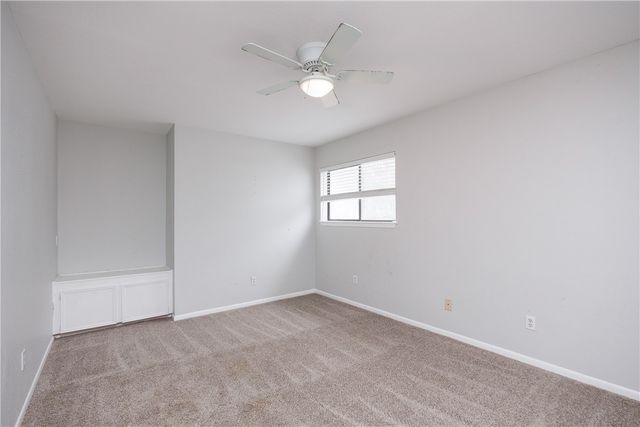 320 Long Pointe Dr, Portland, TX 78374