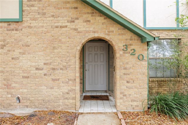 320 Long Pointe Dr, Portland, TX 78374