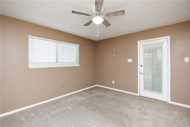 320 Long Pointe Dr, Portland, TX 78374