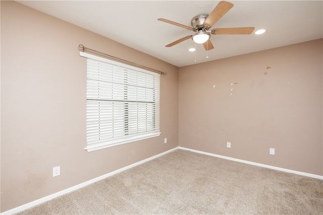 320 Long Pointe Dr, Portland, TX 78374