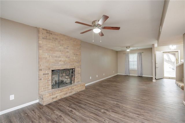 320 Long Pointe Dr, Portland, TX 78374