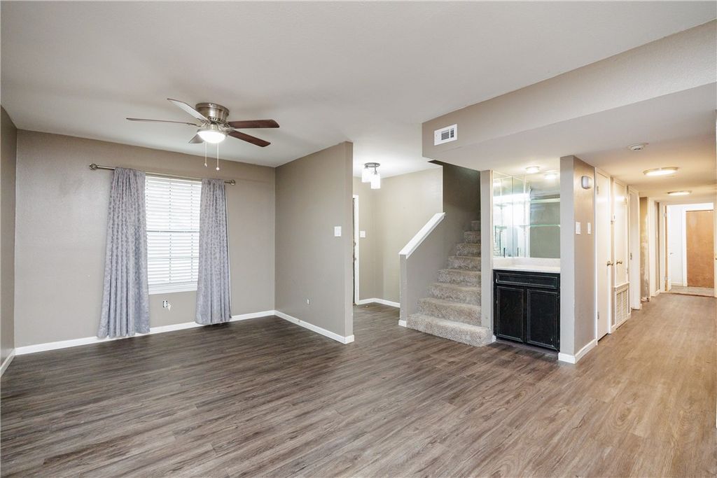 320 Long Pointe Dr, Portland, TX 78374 — photo 4