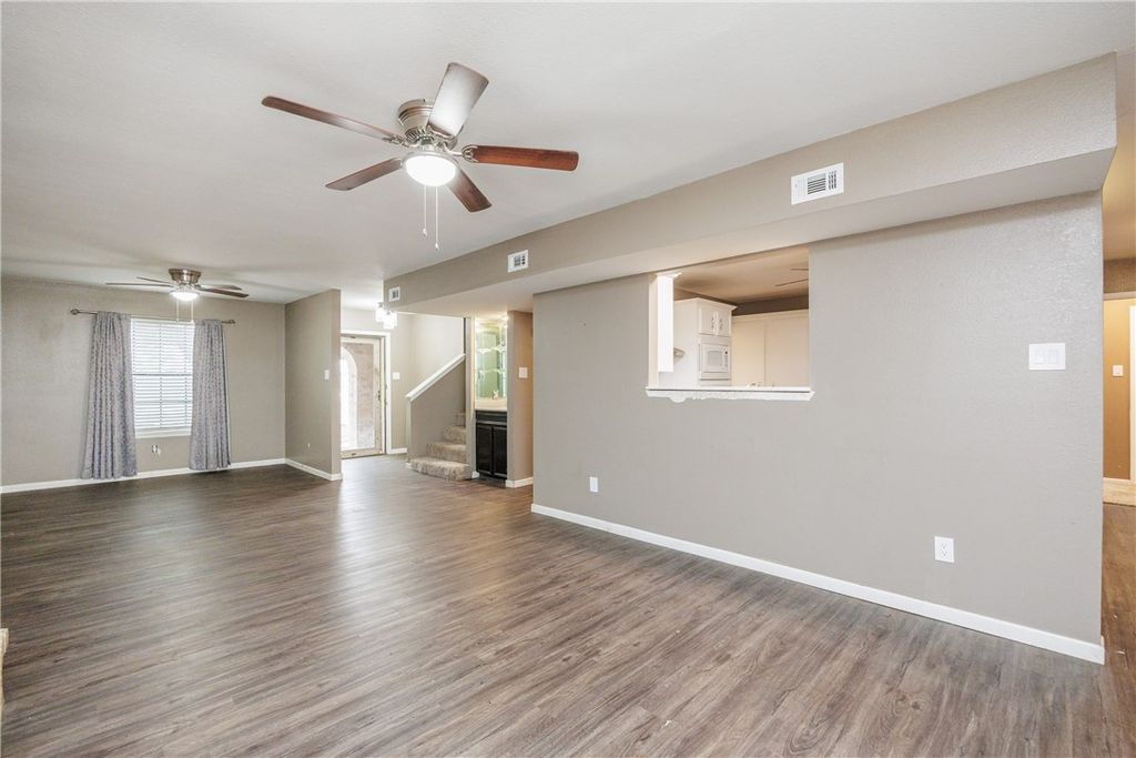 320 Long Pointe Dr, Portland, TX 78374 — photo 5