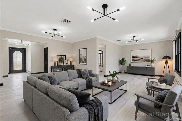 20 Veronica Court, Smithtown, NY 11787