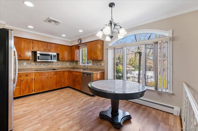 20 Veronica Court, Smithtown, NY 11787