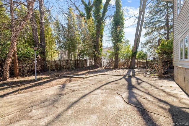 20 Veronica Court, Smithtown, NY 11787