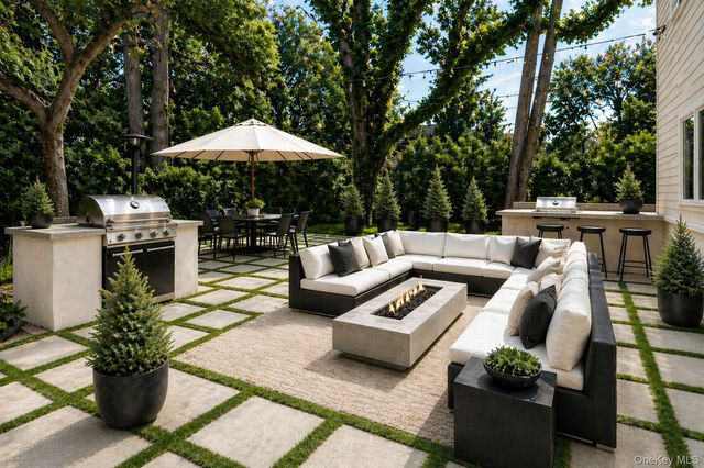 20 Veronica Court, Smithtown, NY 11787