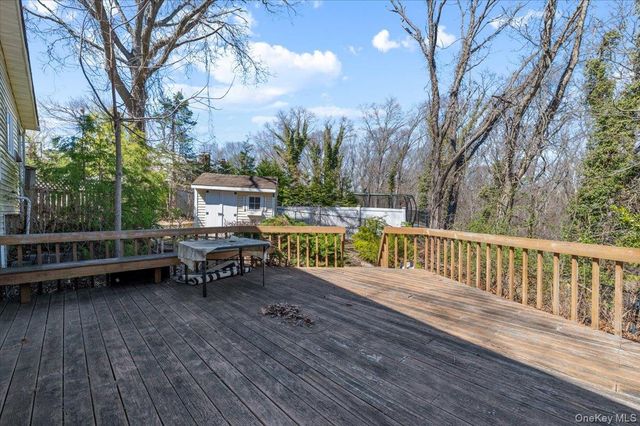 20 Veronica Court, Smithtown, NY 11787