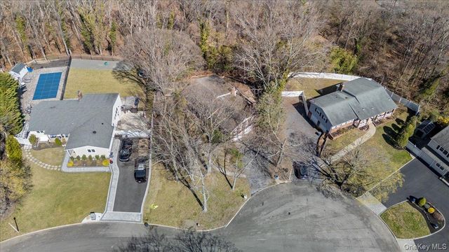 20 Veronica Court, Smithtown, NY 11787