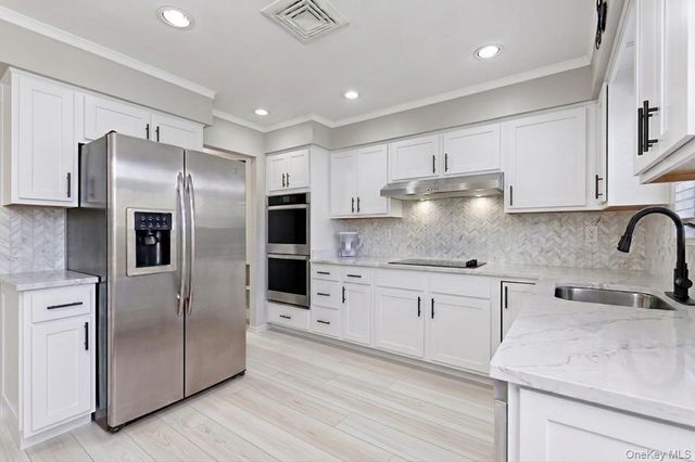 20 Veronica Court, Smithtown, NY 11787