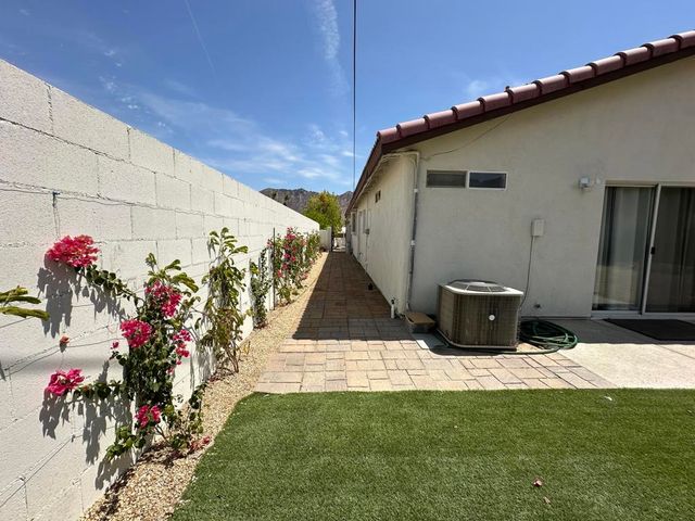 54445 Avenida Alvarado, La Quinta, CA 92253