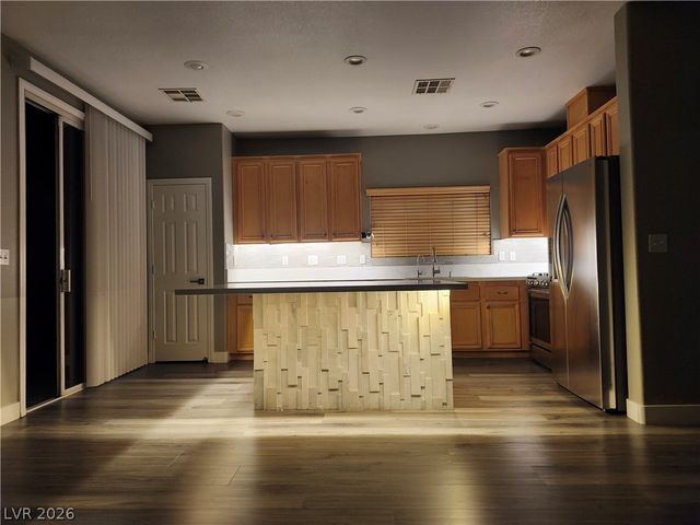 225 Fox Lake Avenue, Las Vegas, NV 89148