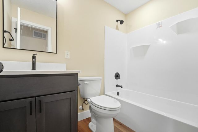 1104 FALCON DR, Columbia, MO 65201