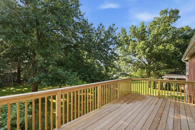 1104 FALCON DR, Columbia, MO 65201