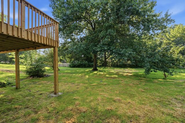 1104 FALCON DR, Columbia, MO 65201