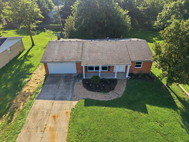 1104 FALCON DR, Columbia, MO 65201