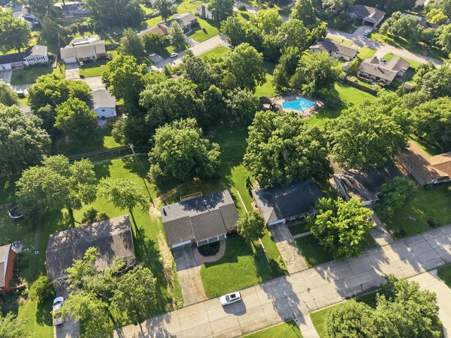 1104 FALCON DR, Columbia, MO 65201