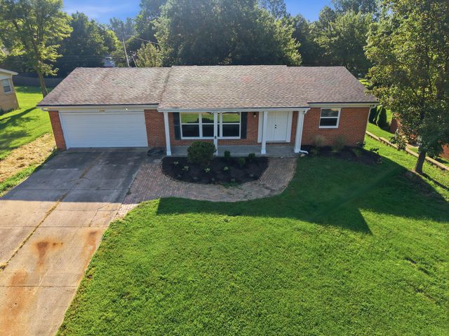 1104 FALCON DR, Columbia, MO 65201