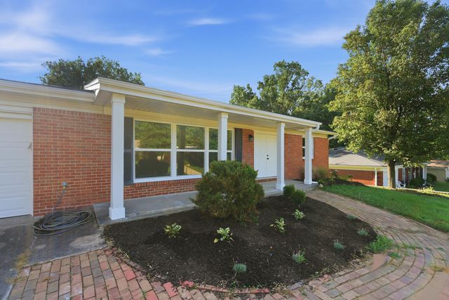 1104 FALCON DR, Columbia, MO 65201