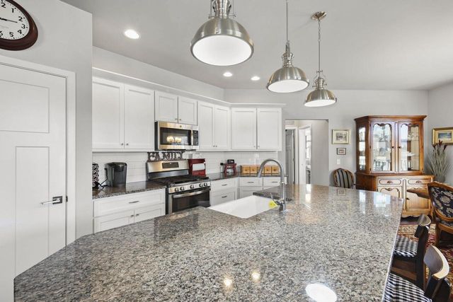 1232 Twisted Branch Way, Sun Prairie, WI 53593