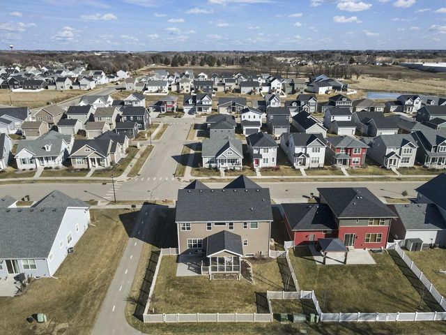 1232 Twisted Branch Way, Sun Prairie, WI 53593