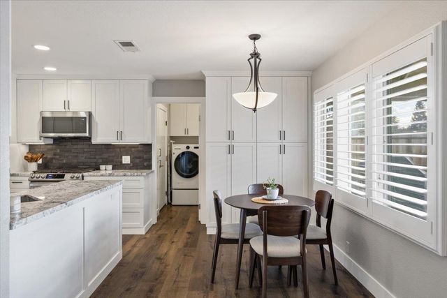 1201 Havenhill Ct, Roseville, CA 95661