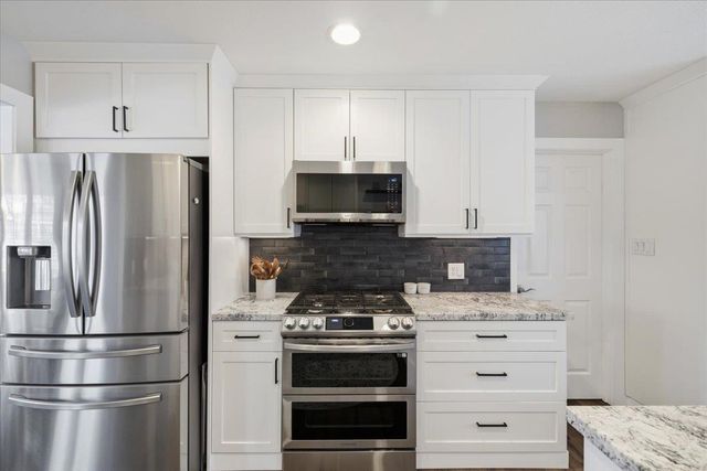 1201 Havenhill Ct, Roseville, CA 95661