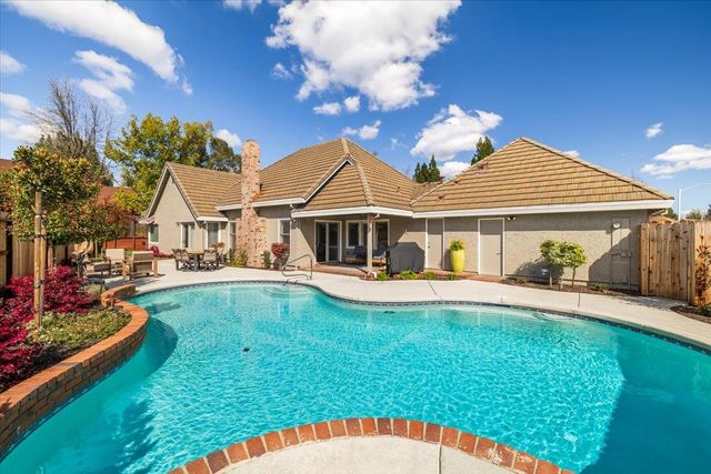 1201 Havenhill Ct, Roseville, CA 95661