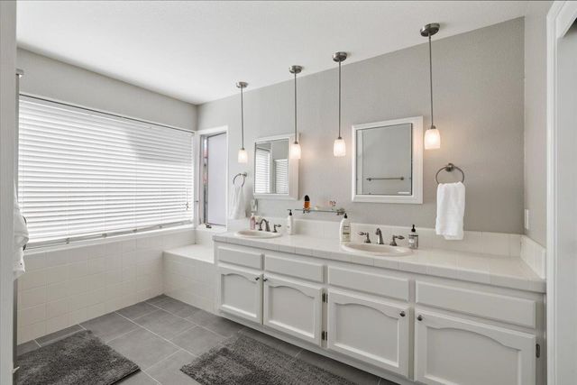 1201 Havenhill Ct, Roseville, CA 95661