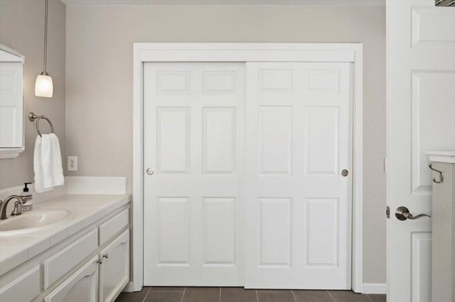 1201 Havenhill Ct, Roseville, CA 95661