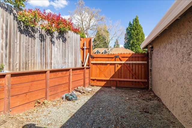 1201 Havenhill Ct, Roseville, CA 95661