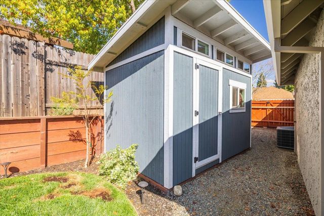 1201 Havenhill Ct, Roseville, CA 95661