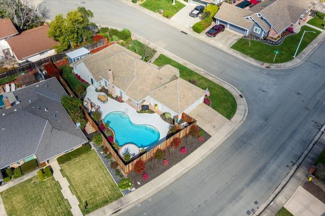 1201 Havenhill Ct, Roseville, CA 95661