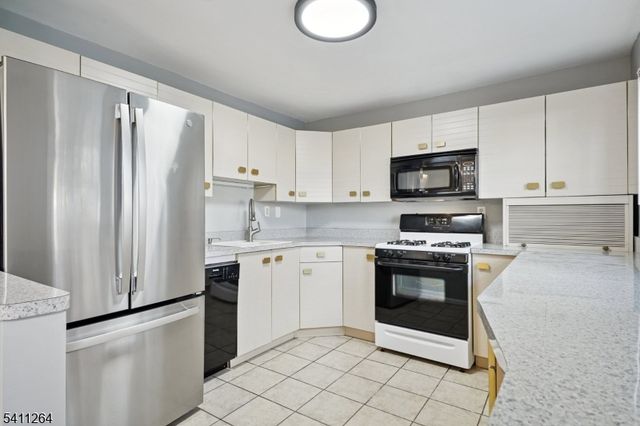 14 Mellon Ave, West Orange Twp., NJ 07052