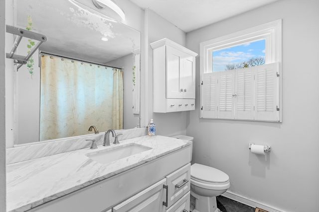 22 Osceola Ln, Billerica, MA 01821