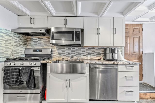 22 Osceola Ln, Billerica, MA 01821