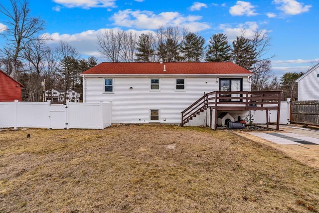 22 Osceola Ln, Billerica, MA 01821