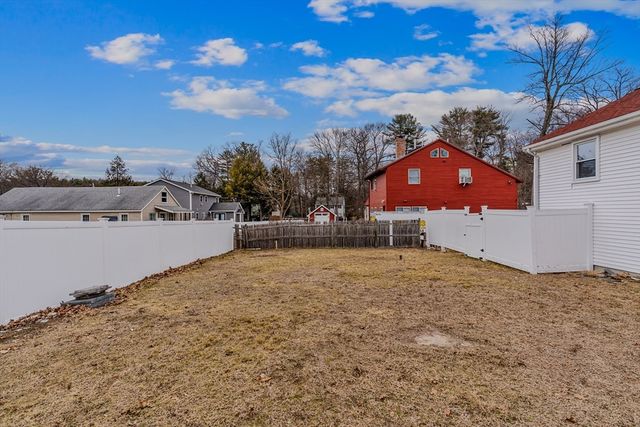 22 Osceola Ln, Billerica, MA 01821
