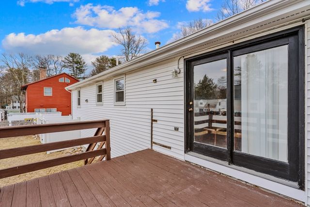 22 Osceola Ln, Billerica, MA 01821