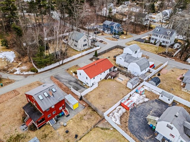 22 Osceola Ln, Billerica, MA 01821