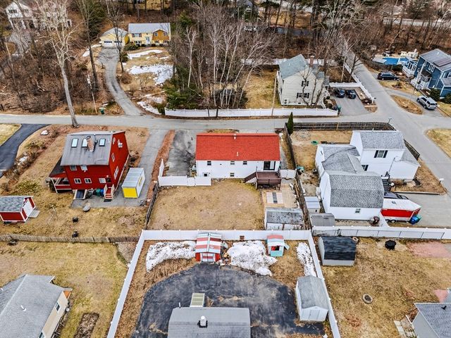 22 Osceola Ln, Billerica, MA 01821
