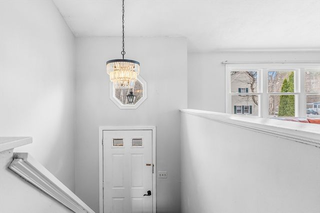 22 Osceola Ln, Billerica, MA 01821