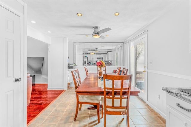 22 Osceola Ln, Billerica, MA 01821