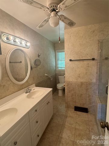 1023 Autumn Lane, New London, NC 28127