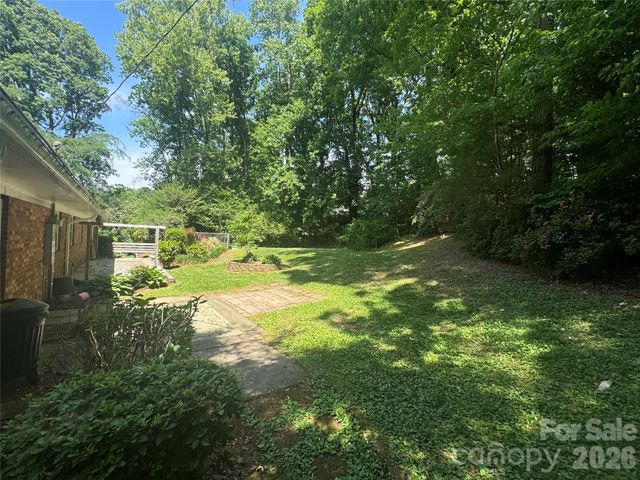 1023 Autumn Lane, New London, NC 28127